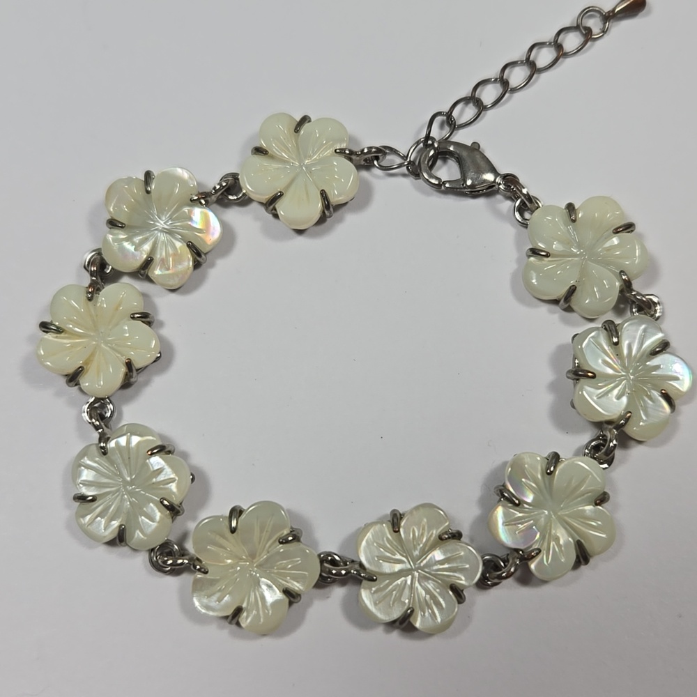 Vintage Carved Mother of Pearl Shell Plumeria Flower Link Bracelet - Picture 10 of 11
